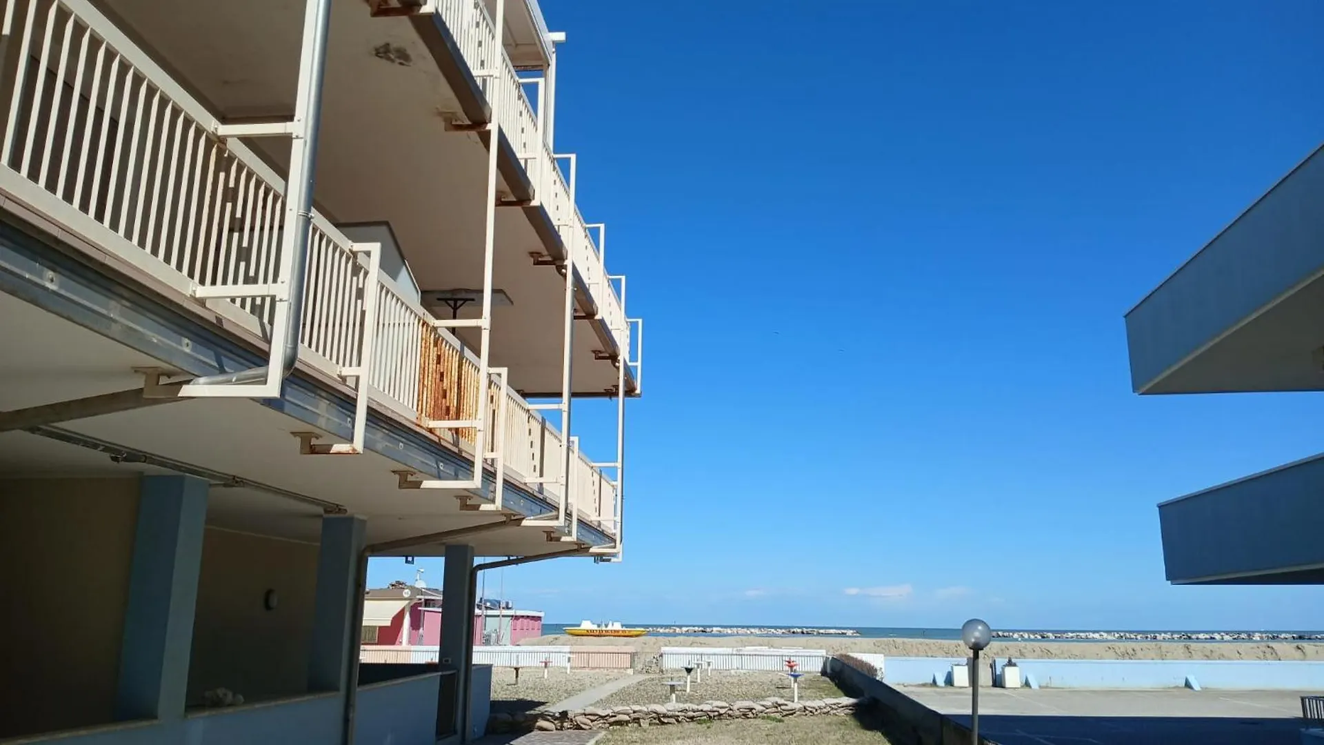 Cn010 - Cesenatico, Ampio Trilocale Fronte Mare Con Spiaggia Inclusa Italy